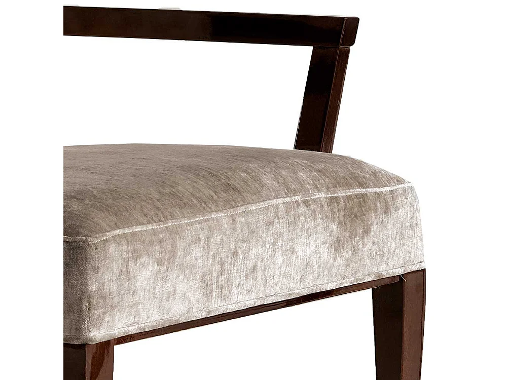 Hochwertiger Armlehnstuhl in italienischem Design hoher Lehne