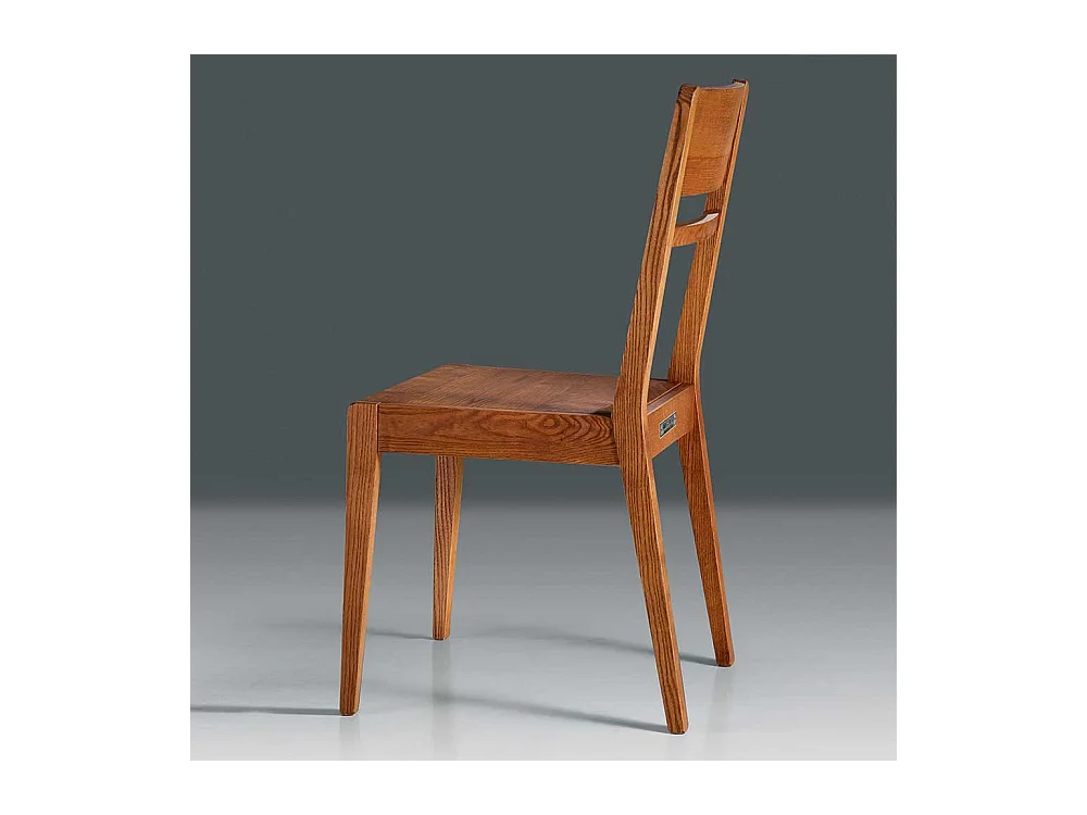 Holzstuhl Massiv aus Esche Nussbaumfarben