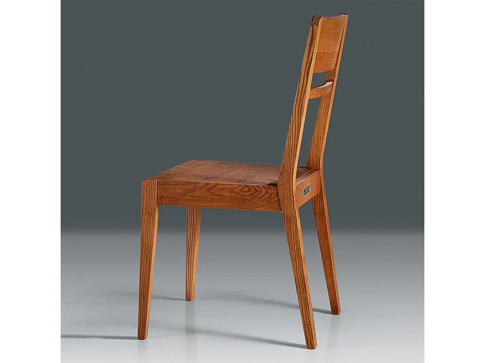 Holzstuhl Massiv aus Esche Nussbaumfarben
