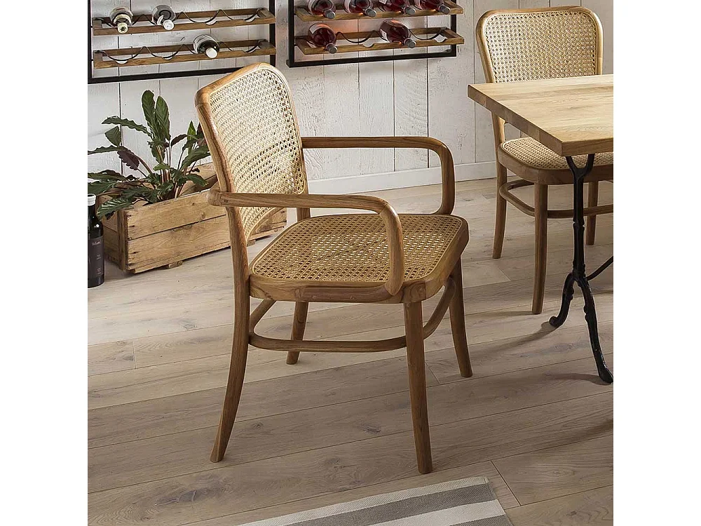 Rattanstuhl aus Teak Massivholz und Teak Massivholz Armlehnen