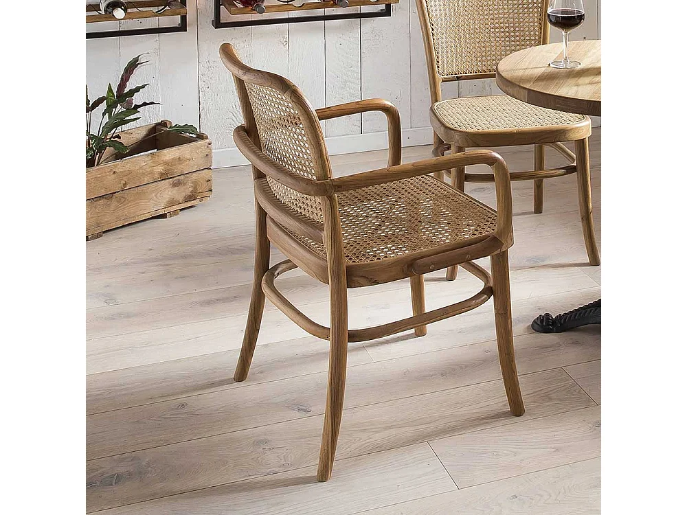 Rattanstuhl aus Teak Massivholz und Teak Massivholz Armlehnen