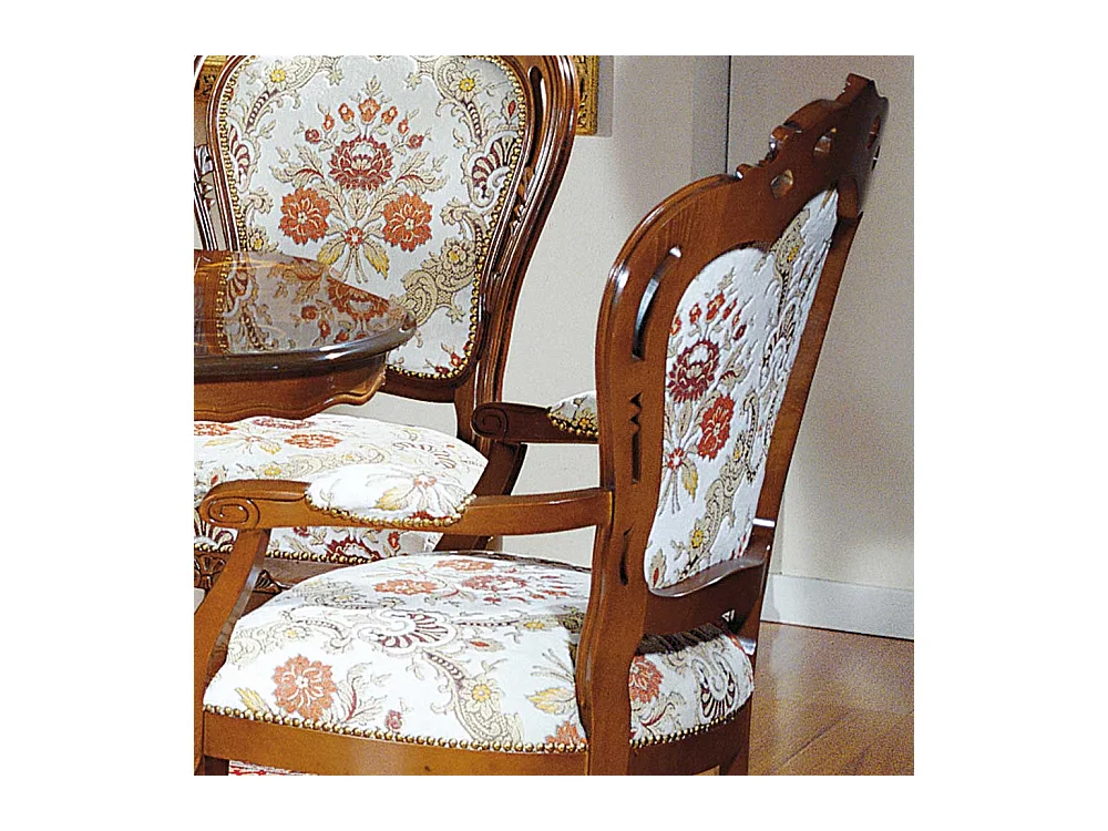 Barock Armlehnenstuhl in Beige gemustert Stoff Nussbaumfarben