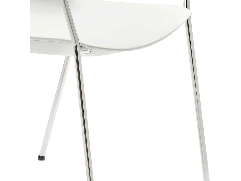 Weißer Stapelstuhl in Weiß Armlehnen