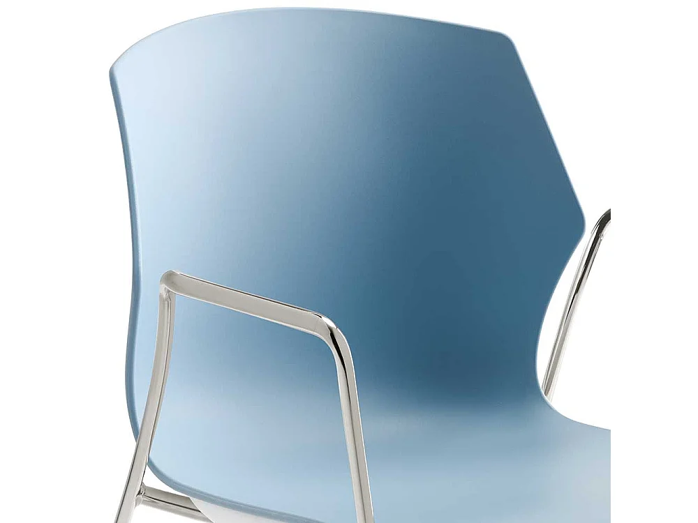Armlehnenstuhl in Blaugrau Kunststoff und verchromtem Metall