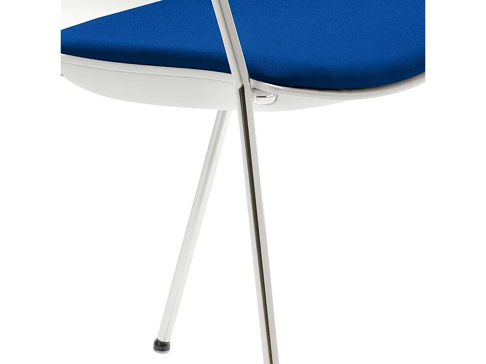Armlehnenstuhl in Weiß Chromfarben und Blau modern