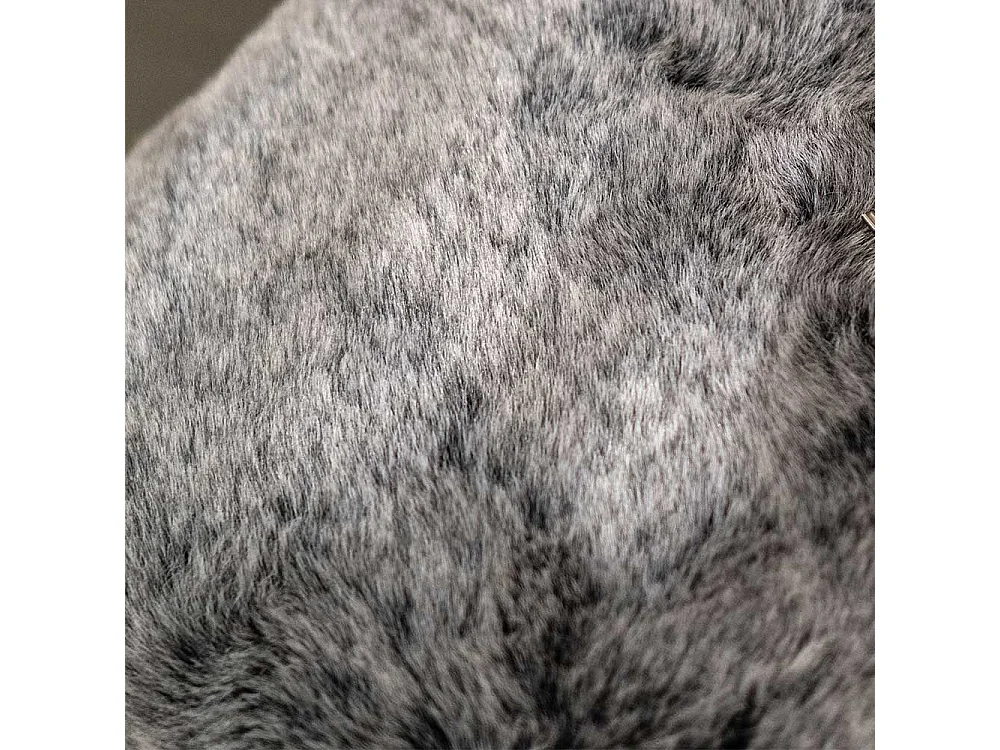 Designer Stuhl aus Kunstfell und Metall Grau und Schwarz