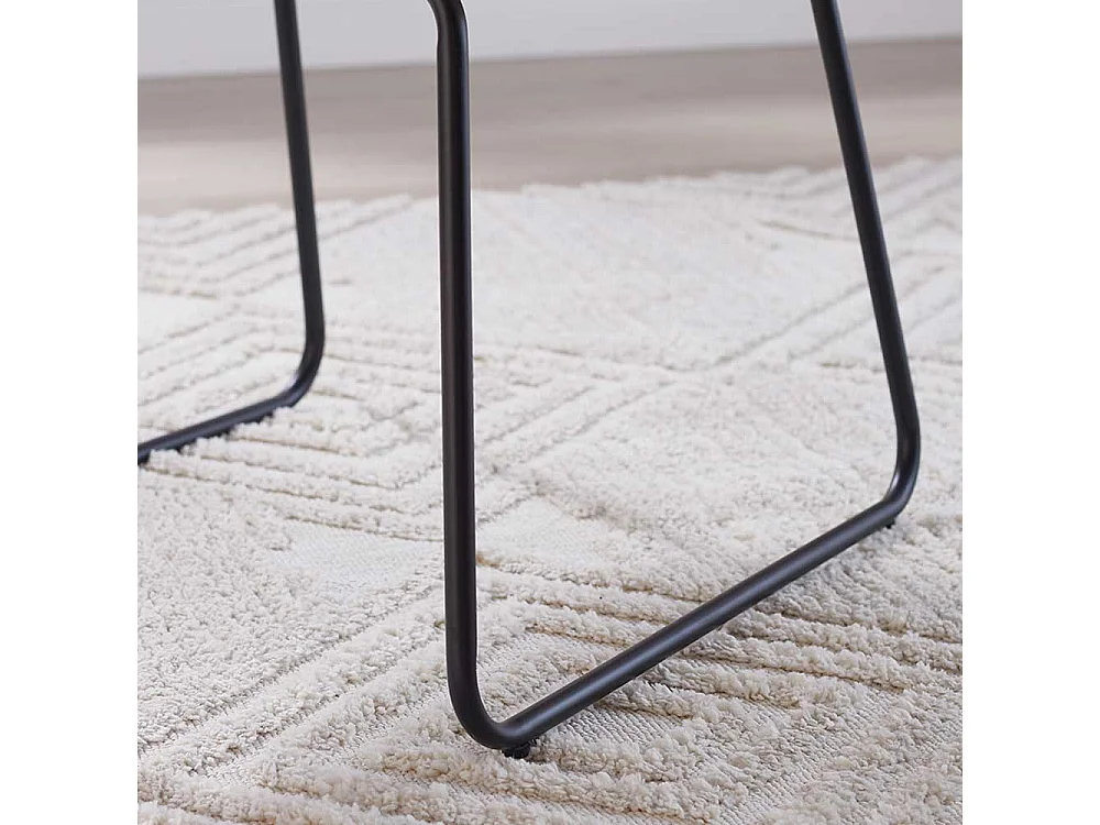 Armlehnstuhl Boucle Hellgrau mit Bügelgestell aus Metall Schwarz