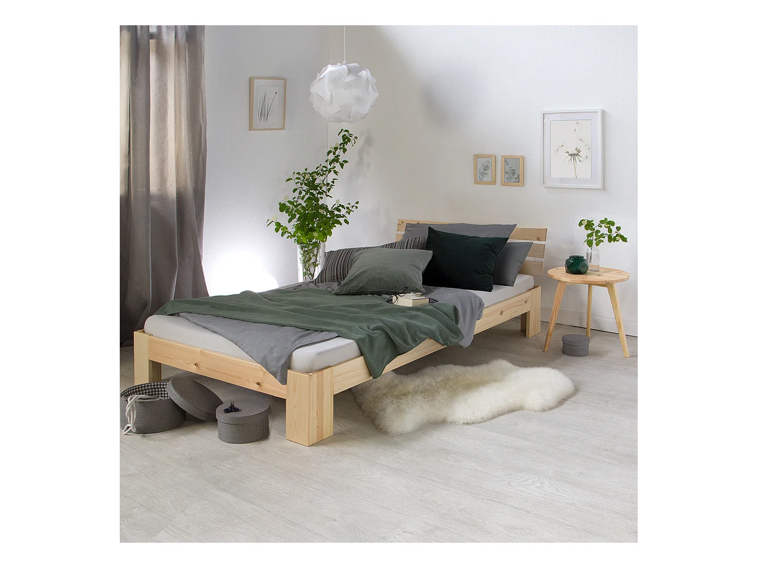 Łóżko pojedyncze 90x200 cm, naturalne drewno sosnowe