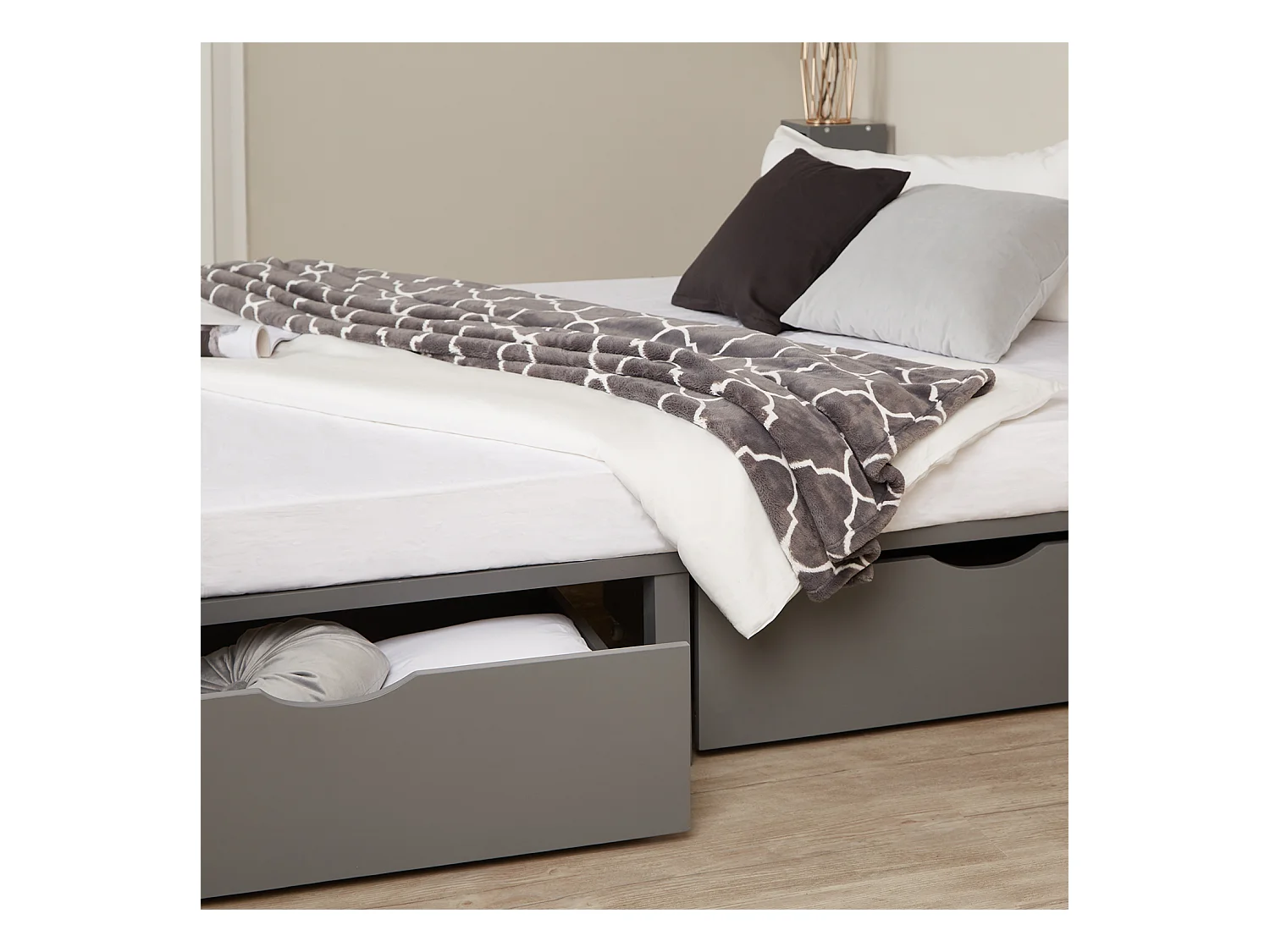 Bett 90x200 cm grau Palettenholz