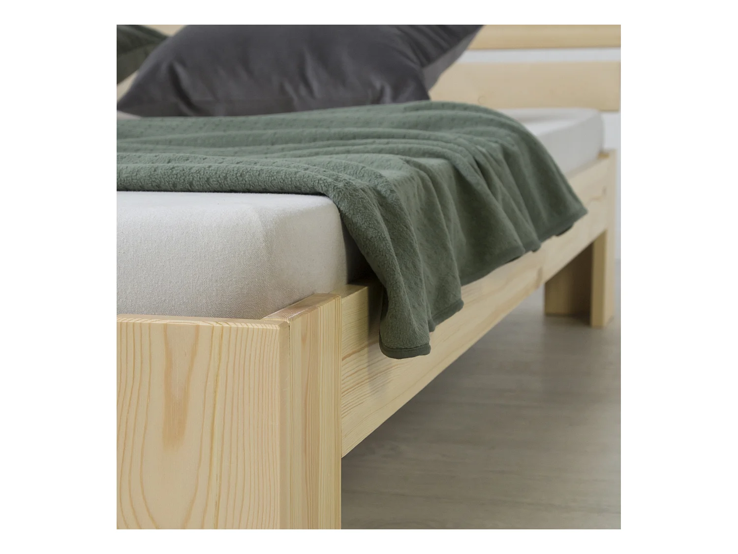 Doppelbett 120x200 cm, Bettgestell aus naturbelassenem Kiefernholz