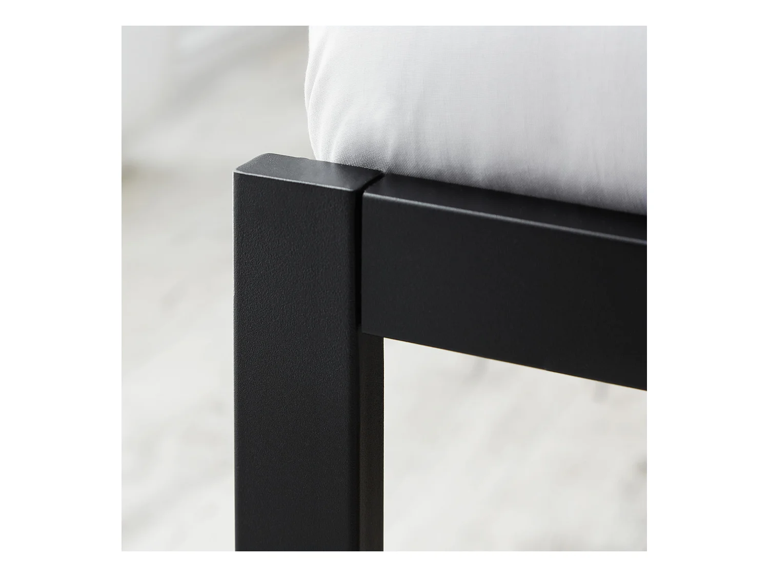 Lit 145x38x205 cm noir