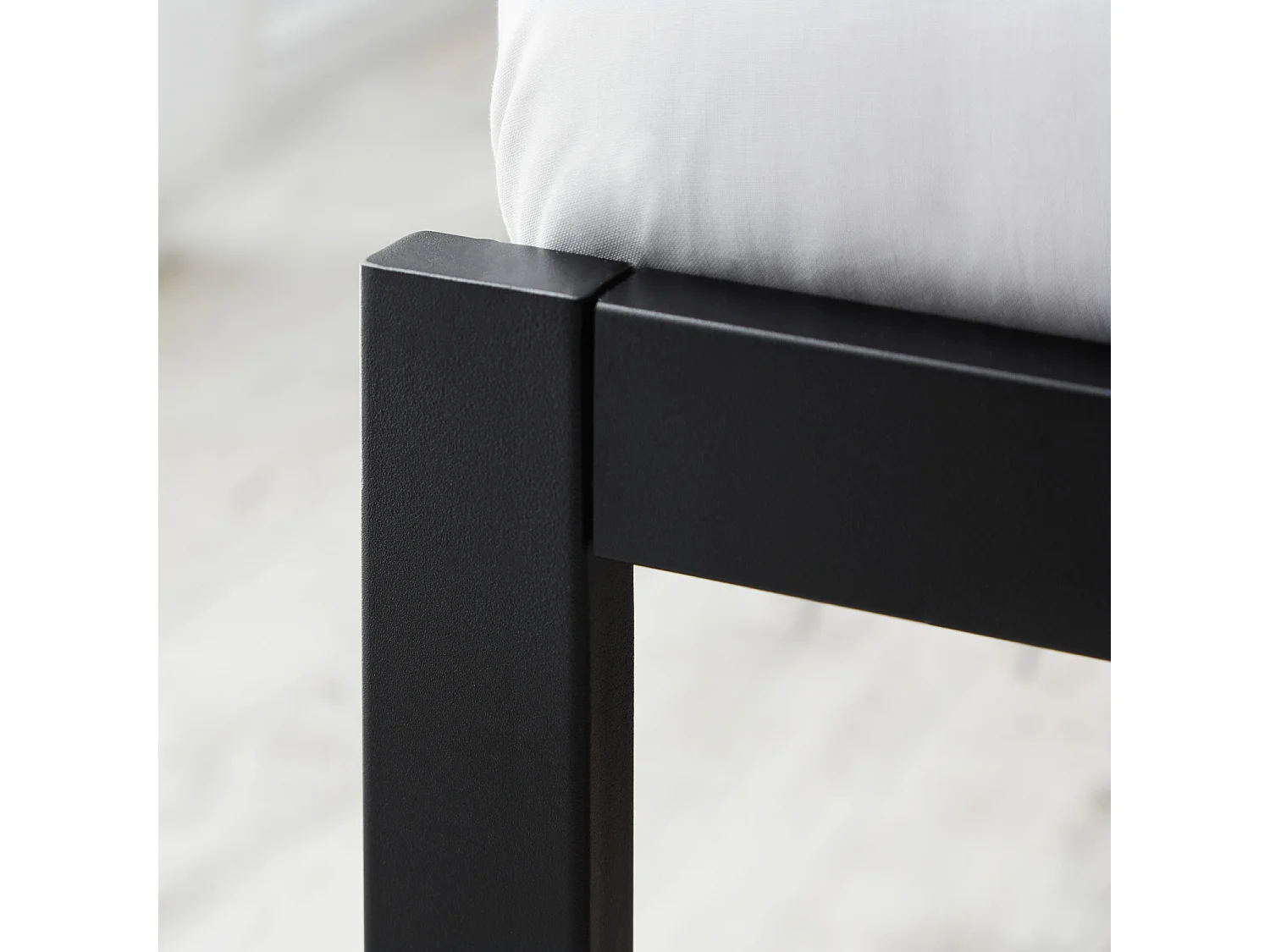 Bett 145x38x205 cm schwarz