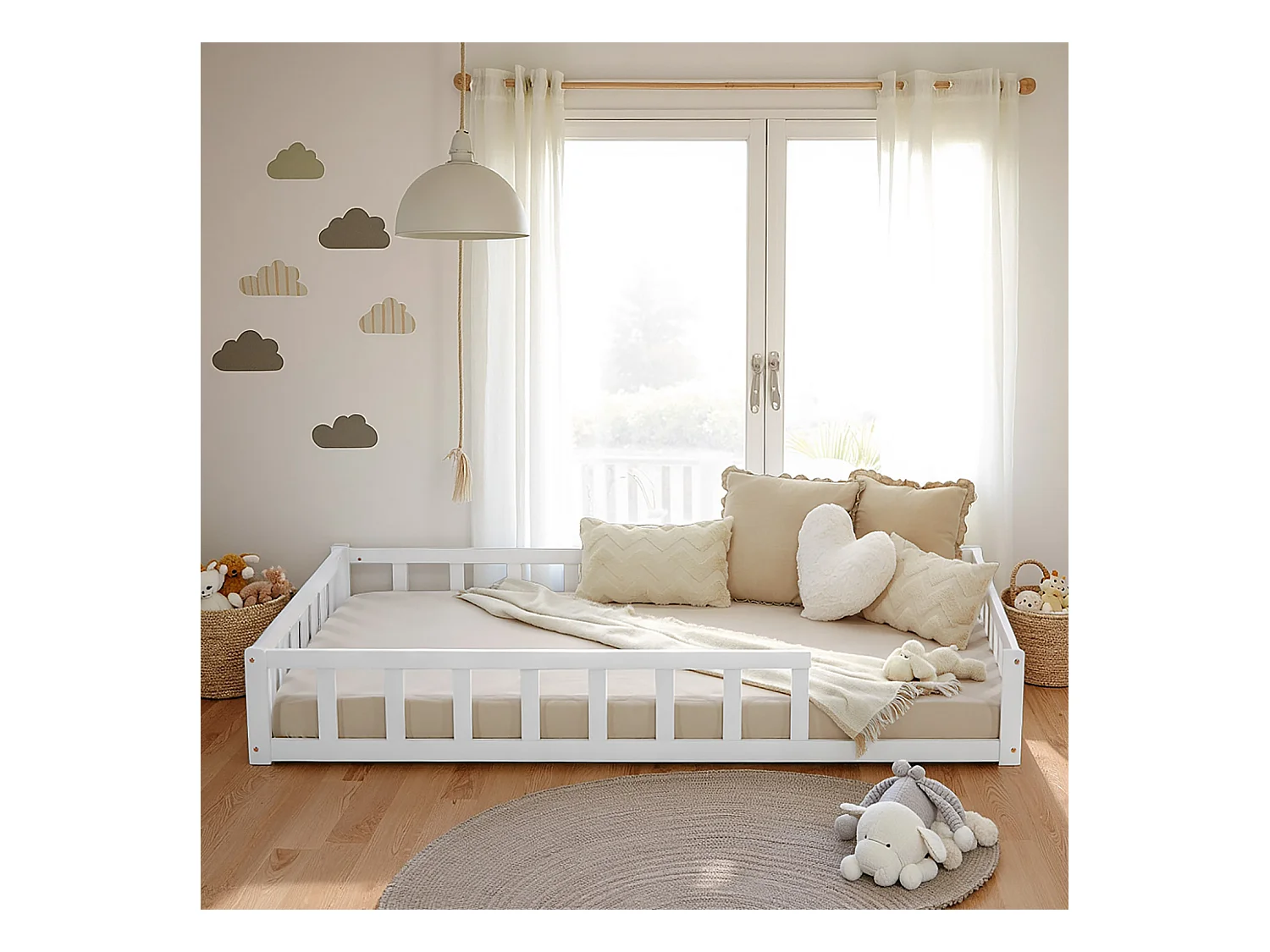 Łóżko podłogowe dla malucha 120x200 cm białe łóżko Montessori z barierkami