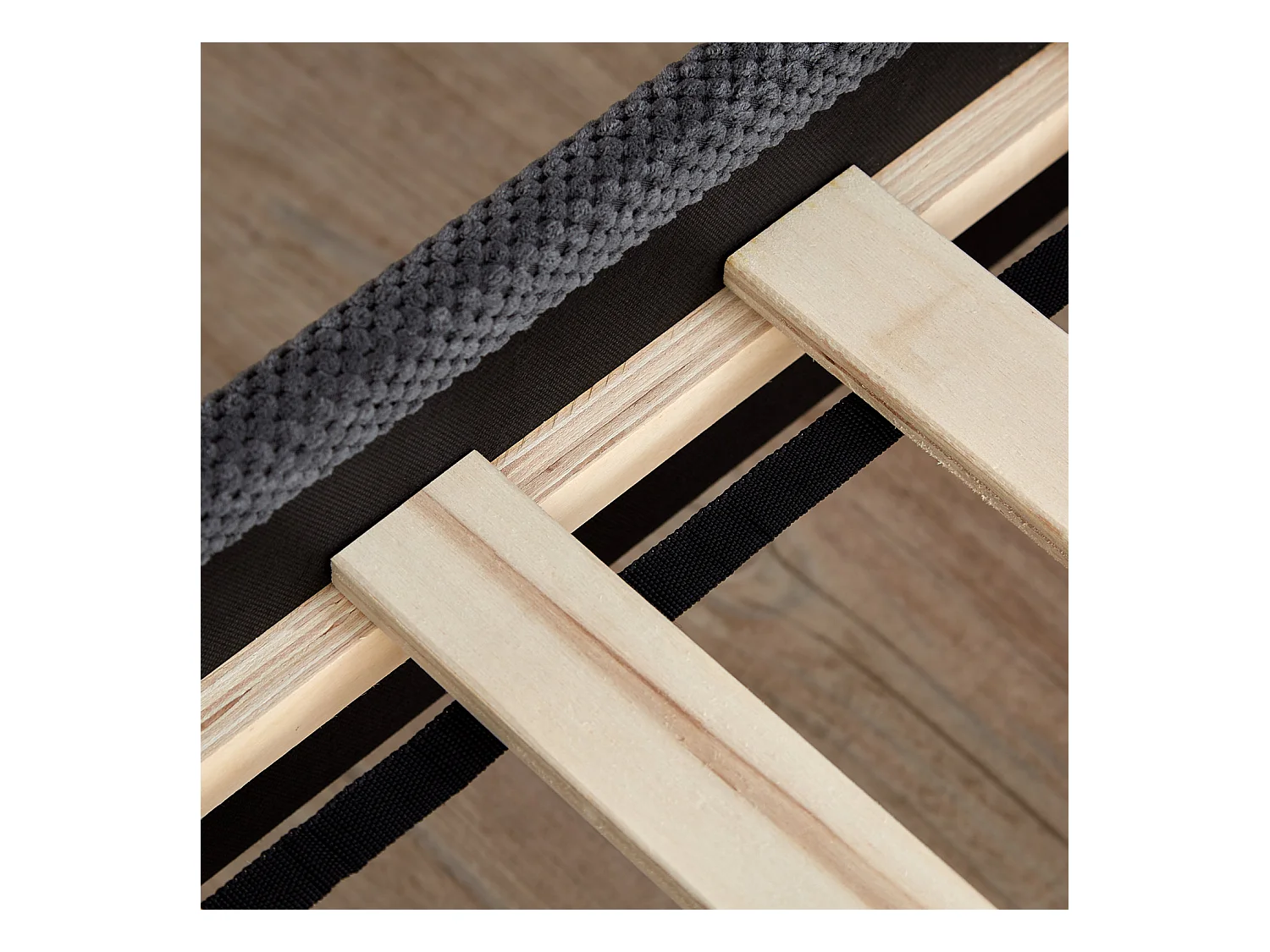 Łóżko 140x200 cm, tapicerowane aksamitem w kolorze antracytowym