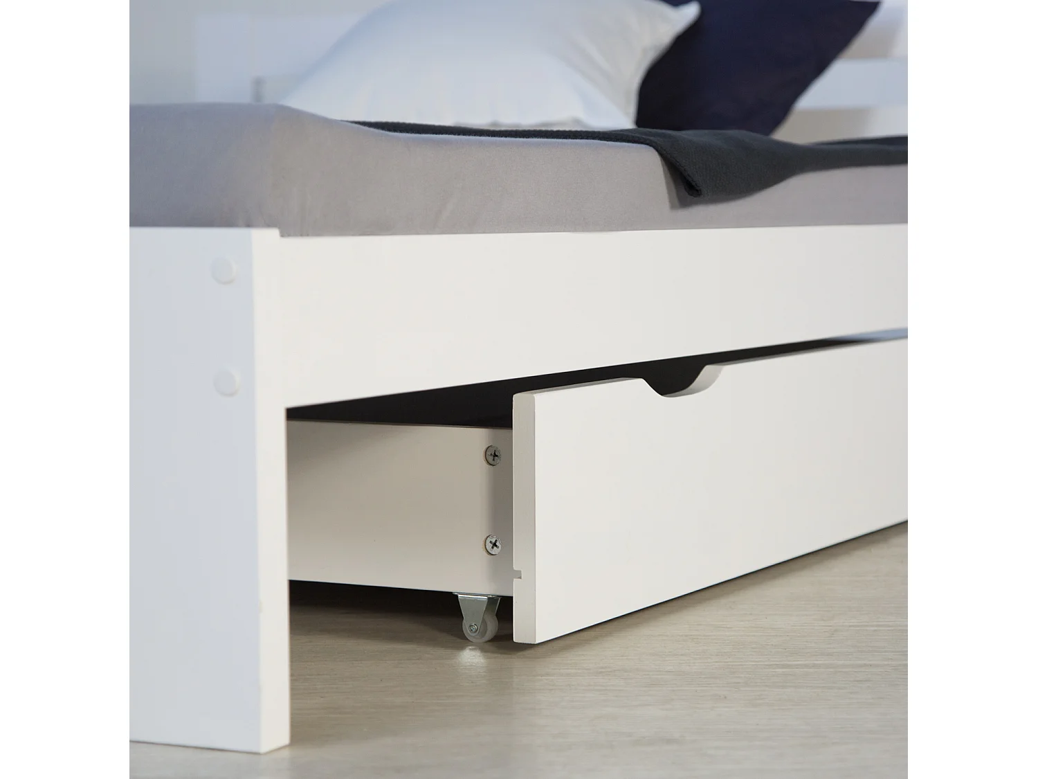 Łóżko podwójne 140x200 cm białe Drewniana rama łóżka Sosna