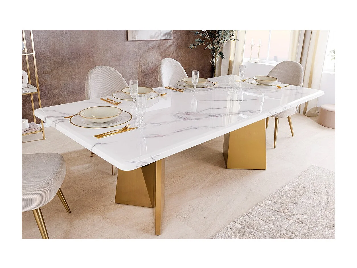 Table de salle à manger OREA – Rectangulaire – Marbre blanc et doré – Pieds métal – Style chic et moderne