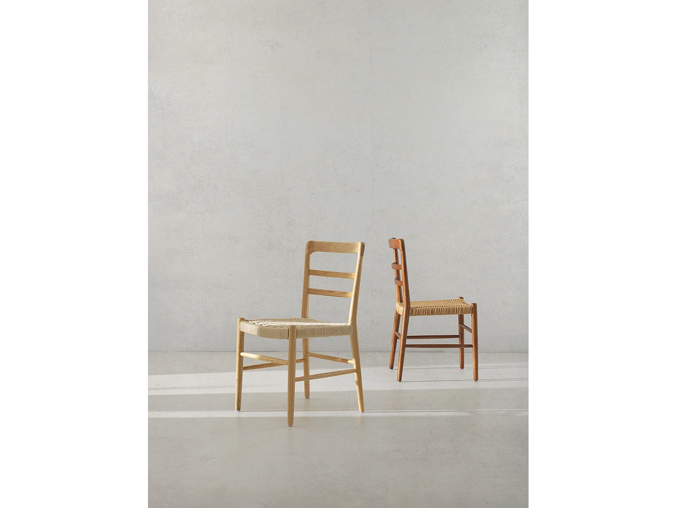 Lot de 4 chaises en bois de toon naturel