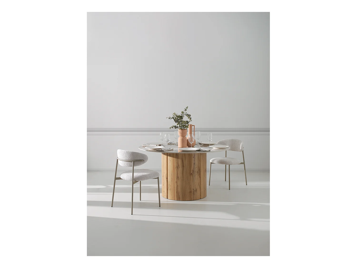 Lot de  4 chaises tapissées en chenille blanche