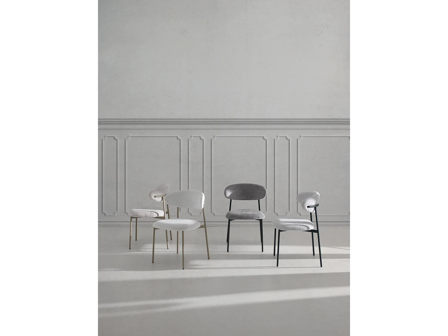 4er-Set Stühle mit cremefarbenem Chenille-Bezug