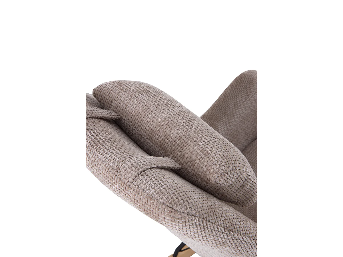 Sedia a dondolo rivestita in ciniglia marrone