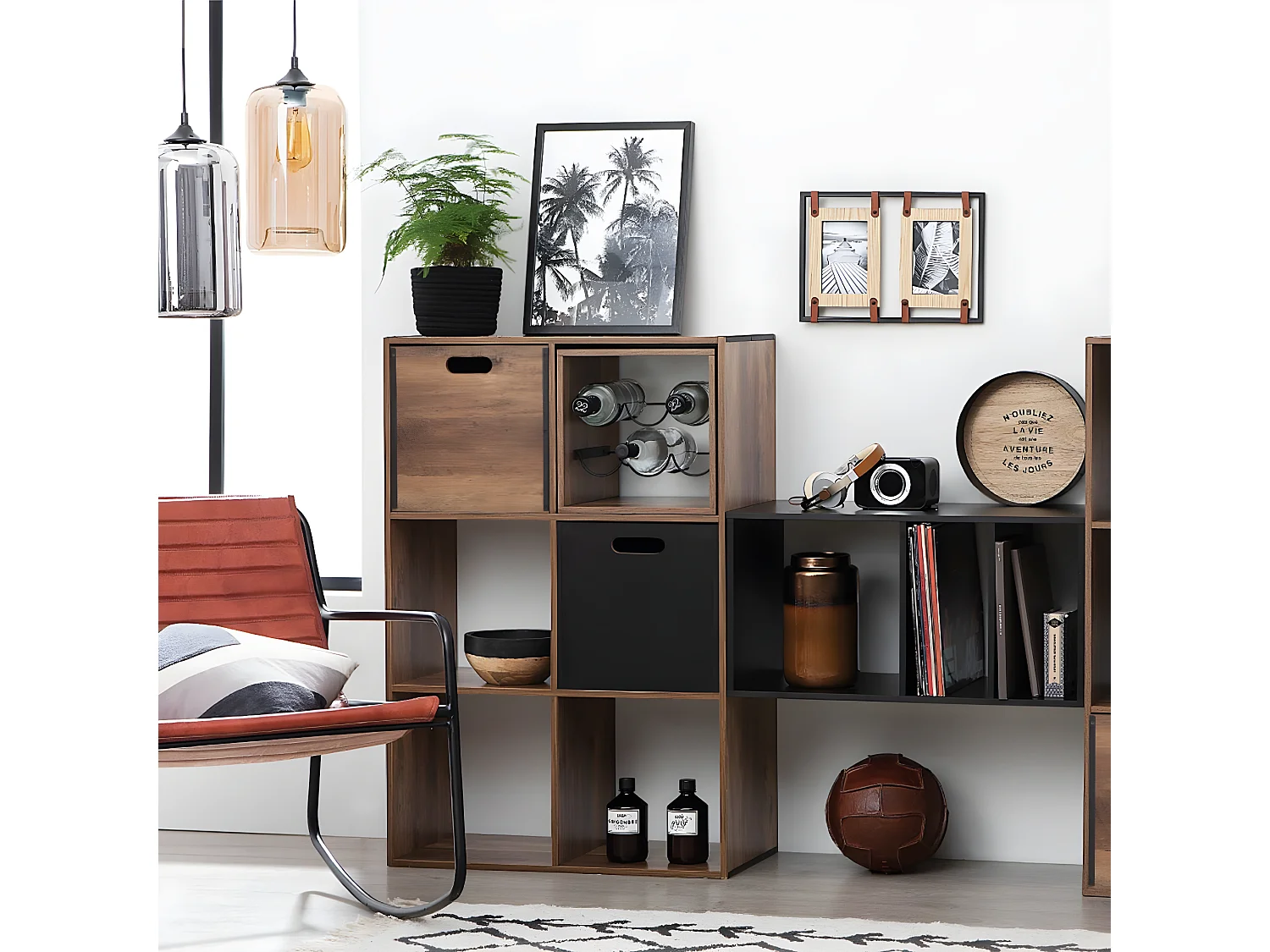 Quadratischer Flaschenhalter im Industriestil aus Holz 31x31 cm