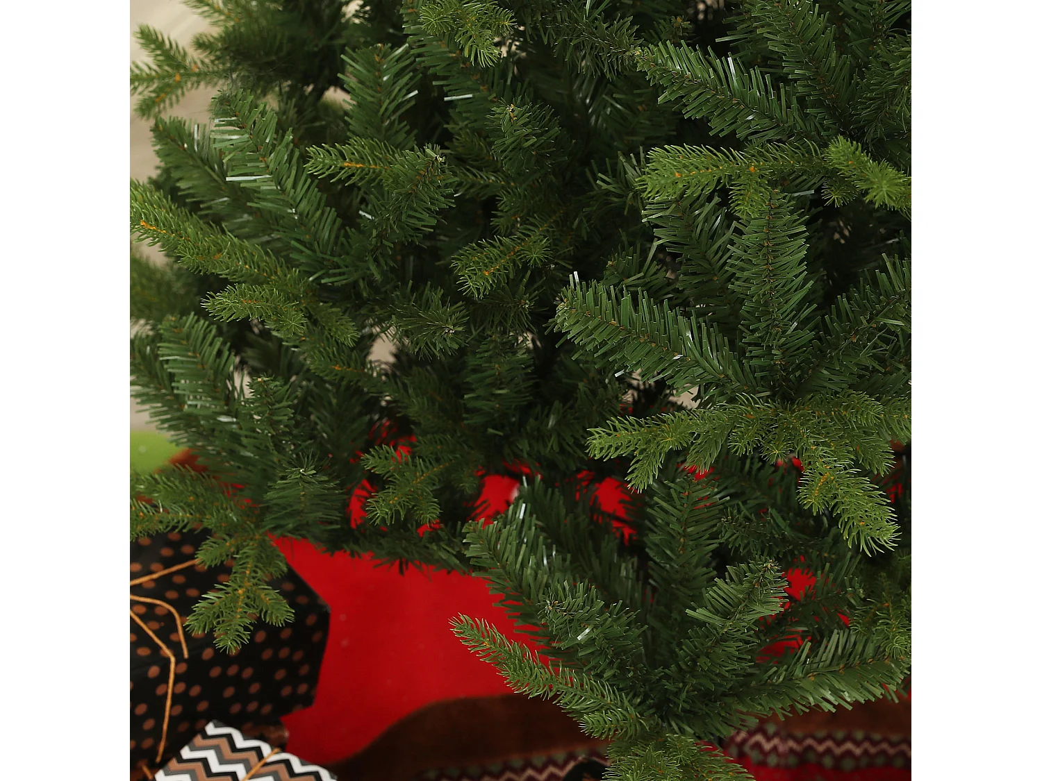 Sapin de Noël artificiel 180 cm avec 818 branches, PVC, vert, avec pied en métal (Ø105 x 180 cm)