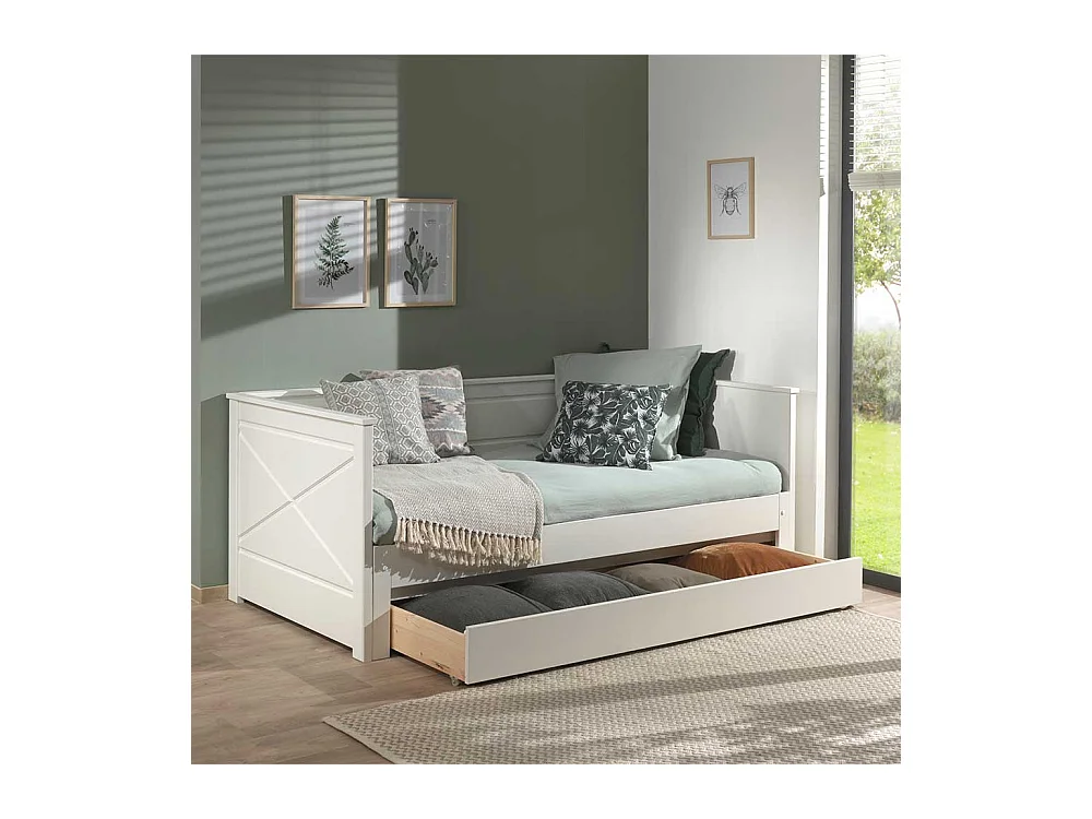 Weißes Kojenbett mit einem Ausziehbett Landhausstil