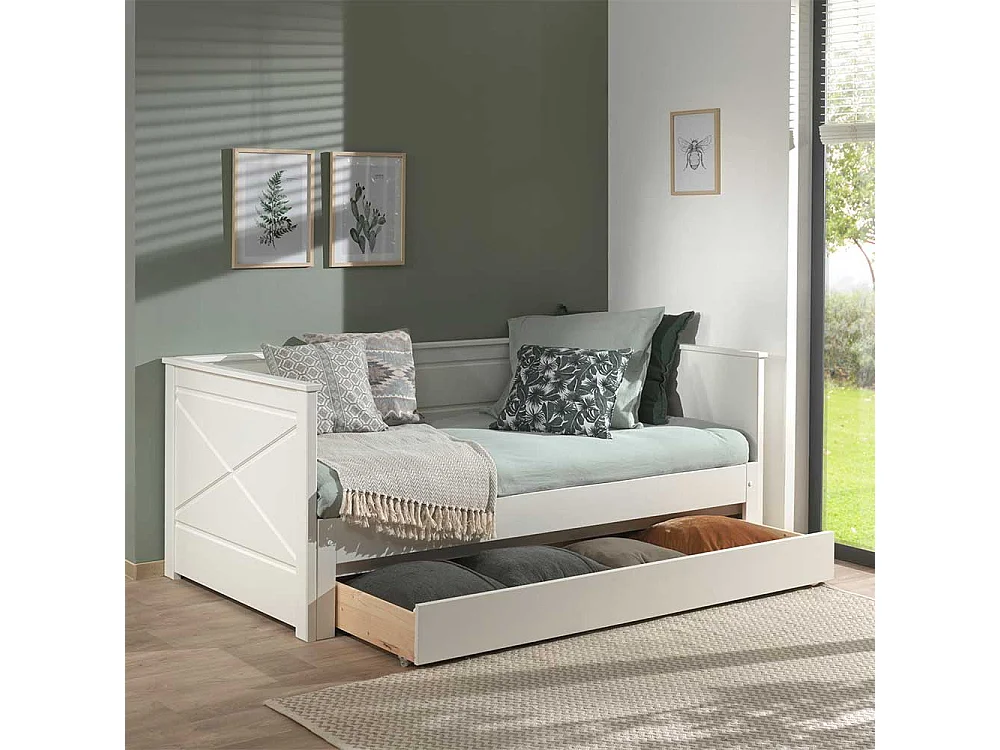 Weißes Kojenbett mit einem Ausziehbett Landhausstil