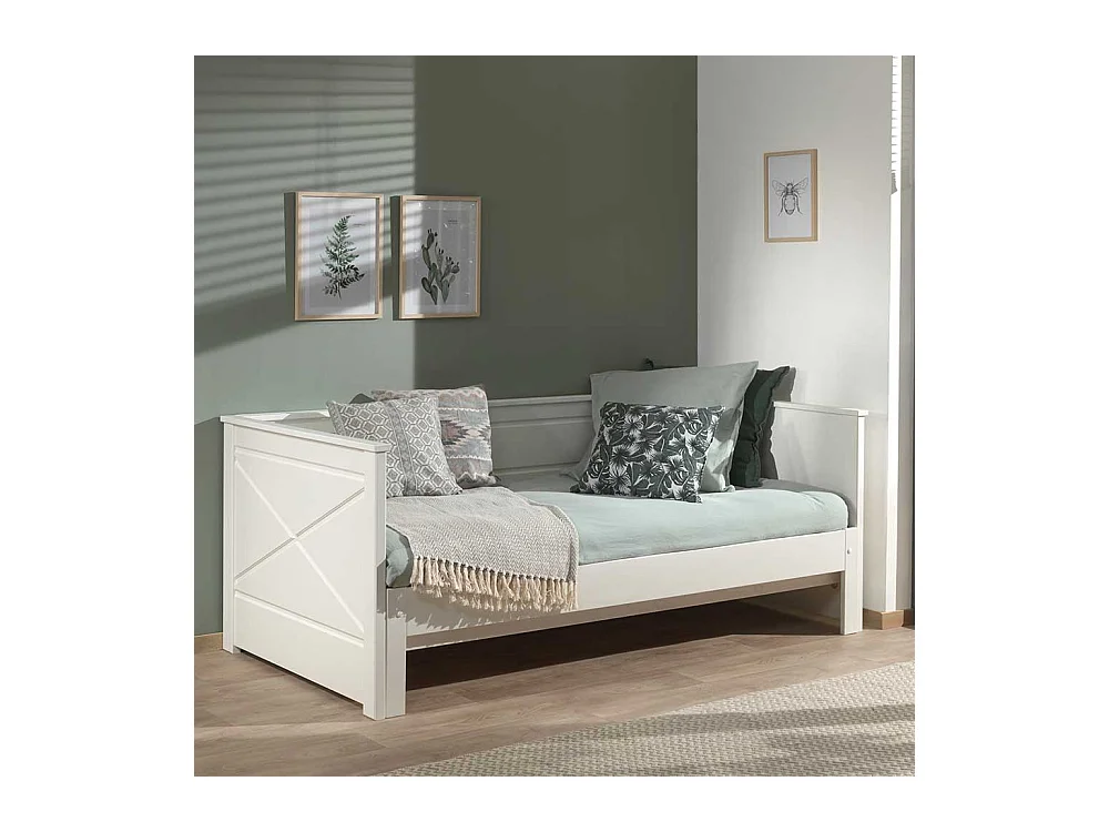 Weißes Kojenbett mit einem Ausziehbett Landhausstil