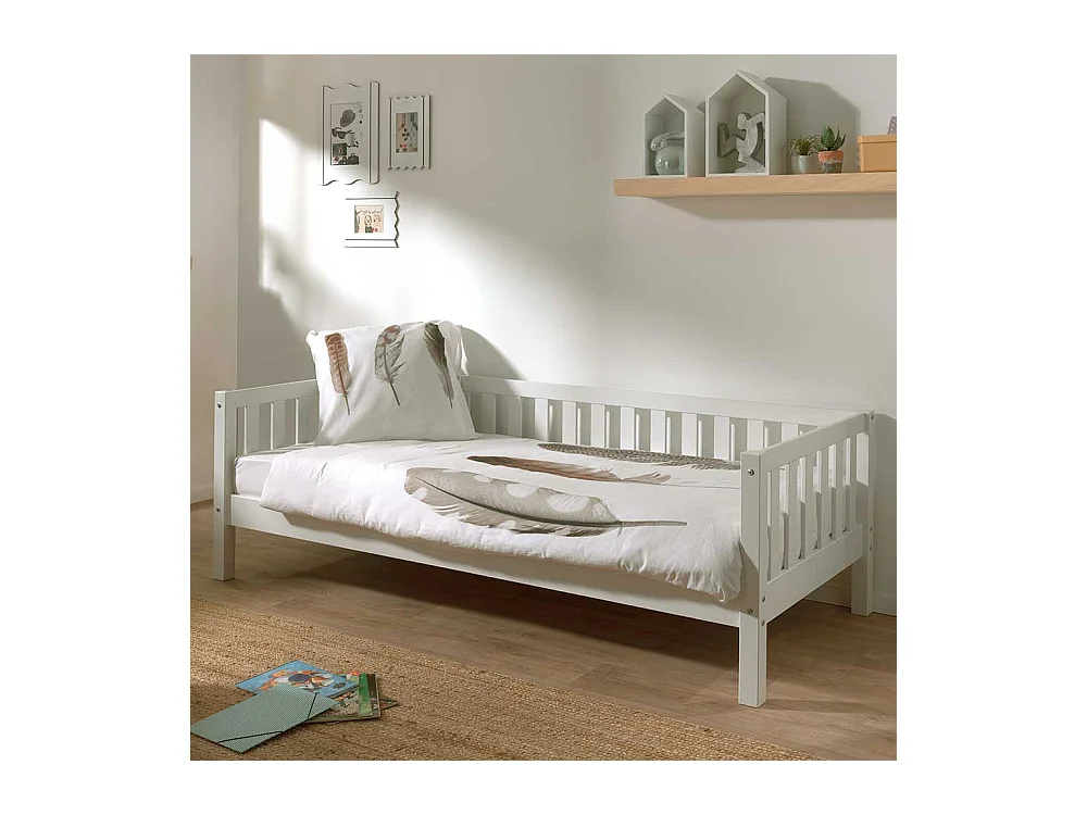 Weißes Kastenbett aus Kiefer Massivholz Skandi Design