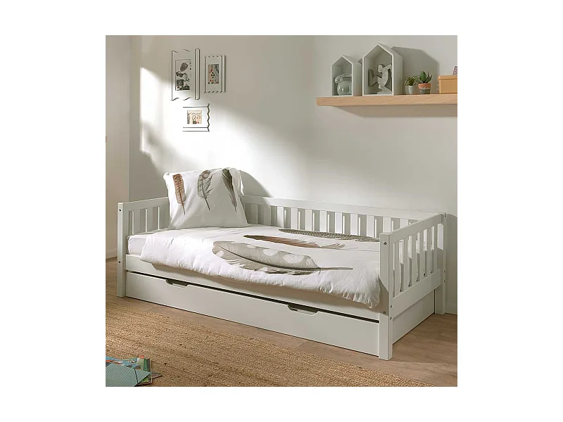 Weißes Kastenbett aus Kiefer Massivholz Skandi Design