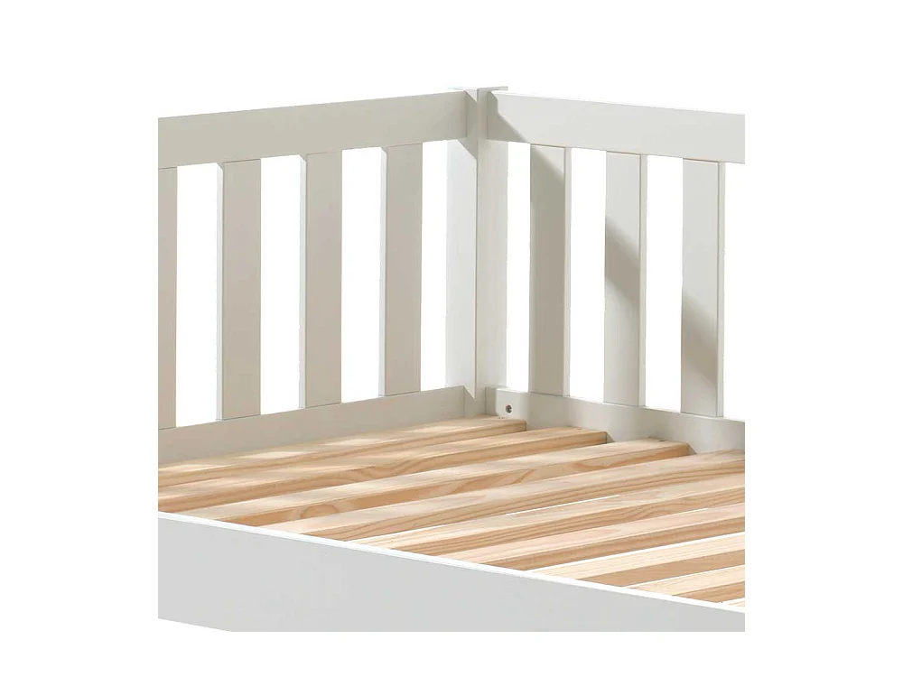 Weißes Kastenbett aus Kiefer Massivholz Skandi Design