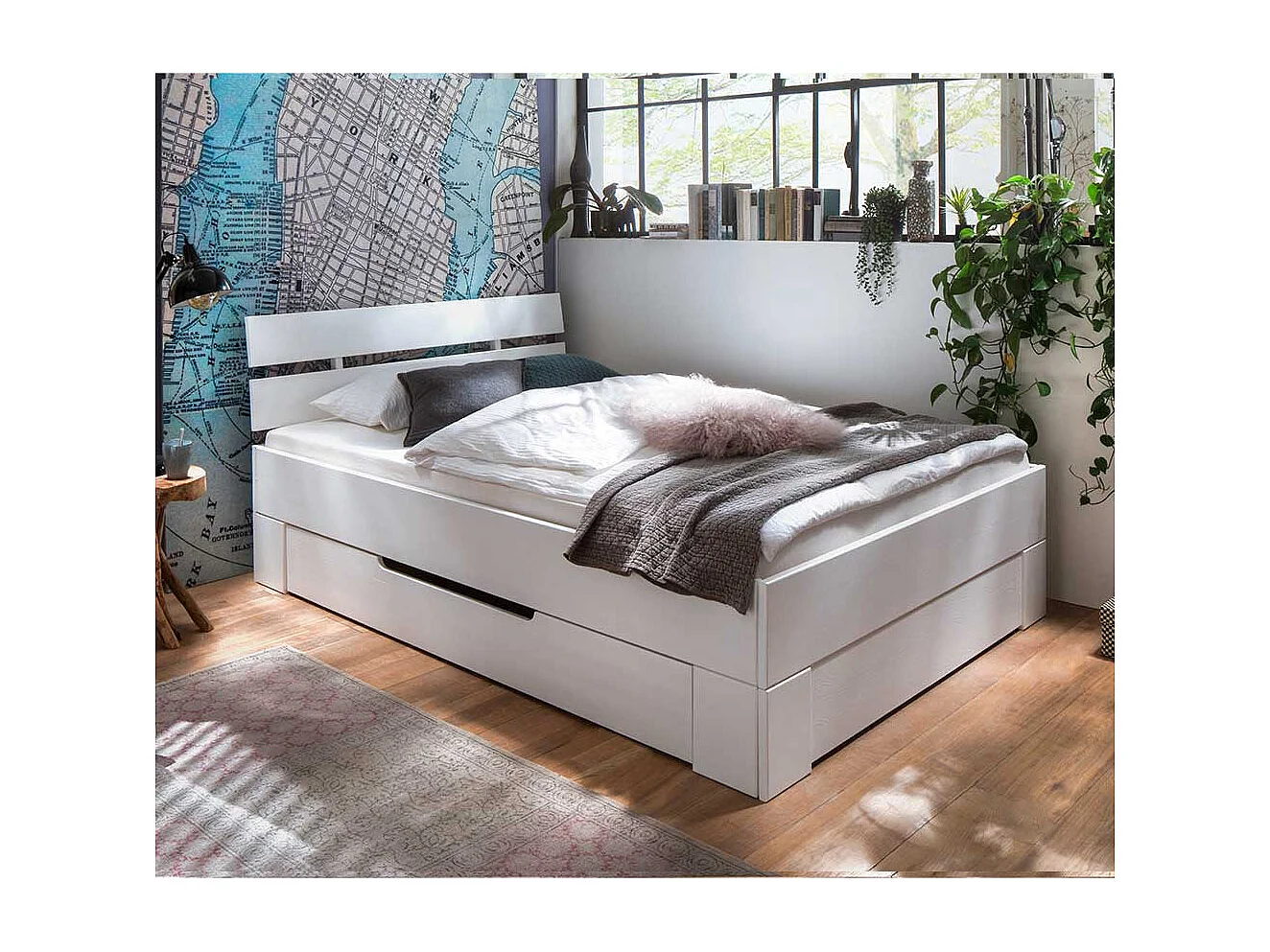 Weißes Fichte Massivholzbett in modernem Design wahlweise mit Bettkasten