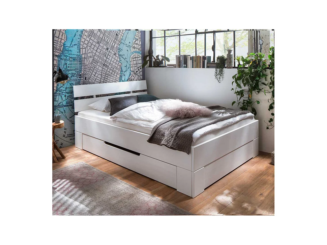 Weißes Fichte Massivholzbett in modernem Design wahlweise mit Bettkasten