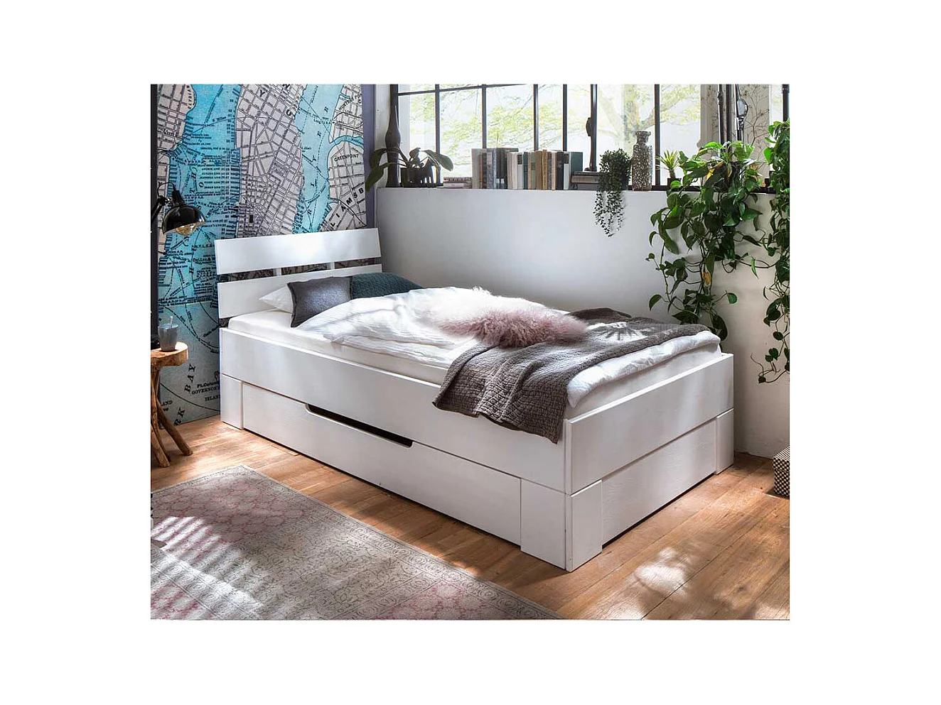 Weißes Fichte Massivholzbett in modernem Design wahlweise mit Bettkasten