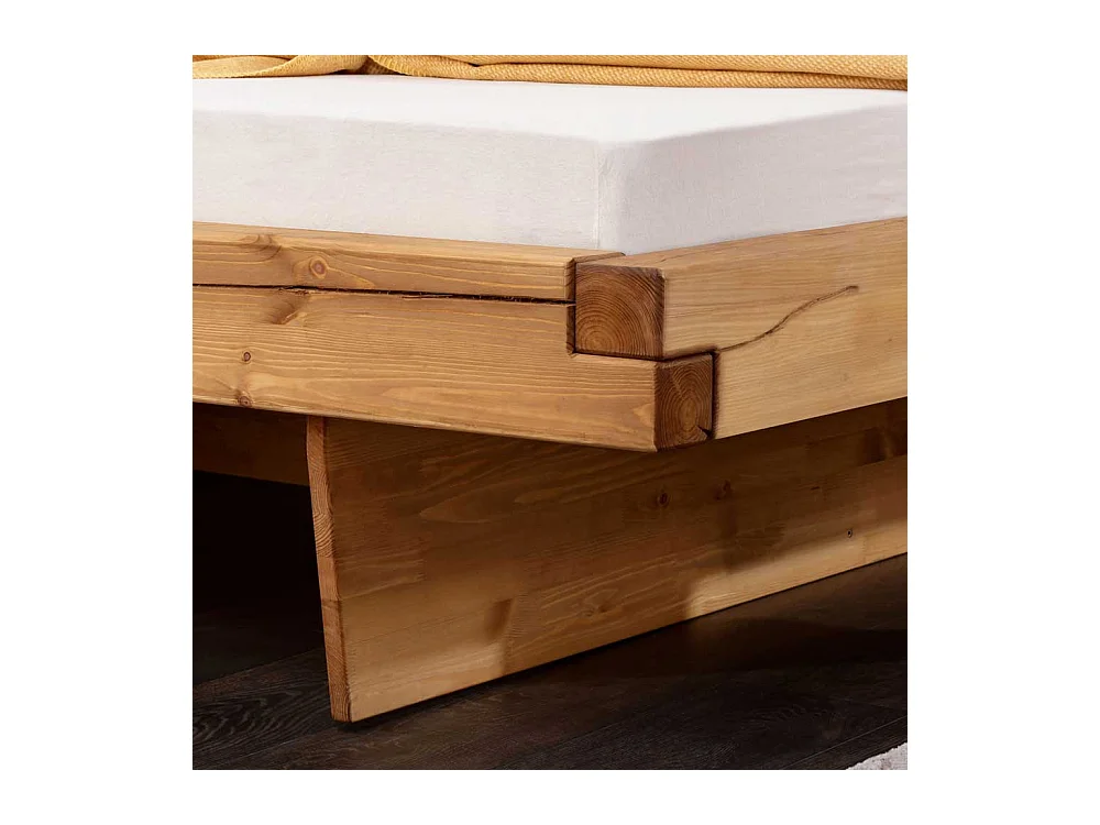 Doppelbett Holzbett aus Massivholz in Eichefarben