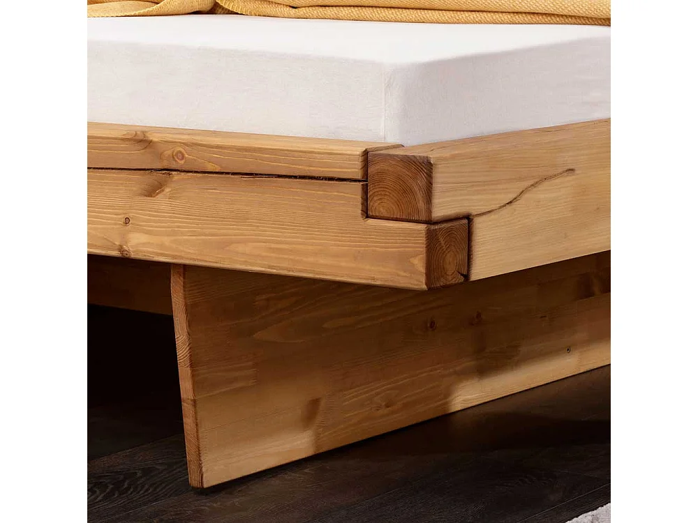 Doppelbett Holzbett aus Massivholz in Eichefarben