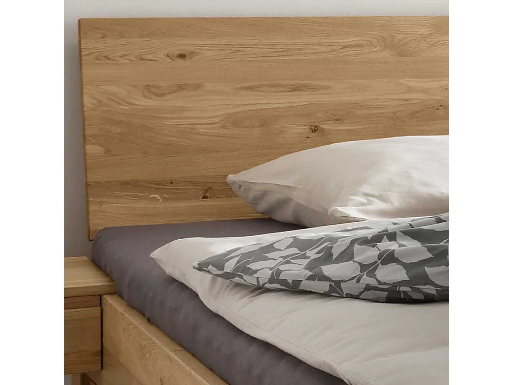 Massivholzbett Doppelbett in modernem Design - Wildeichefarben