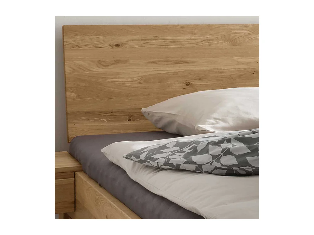 Massivholzbett Doppelbett in modernem Design - Wildeichefarben