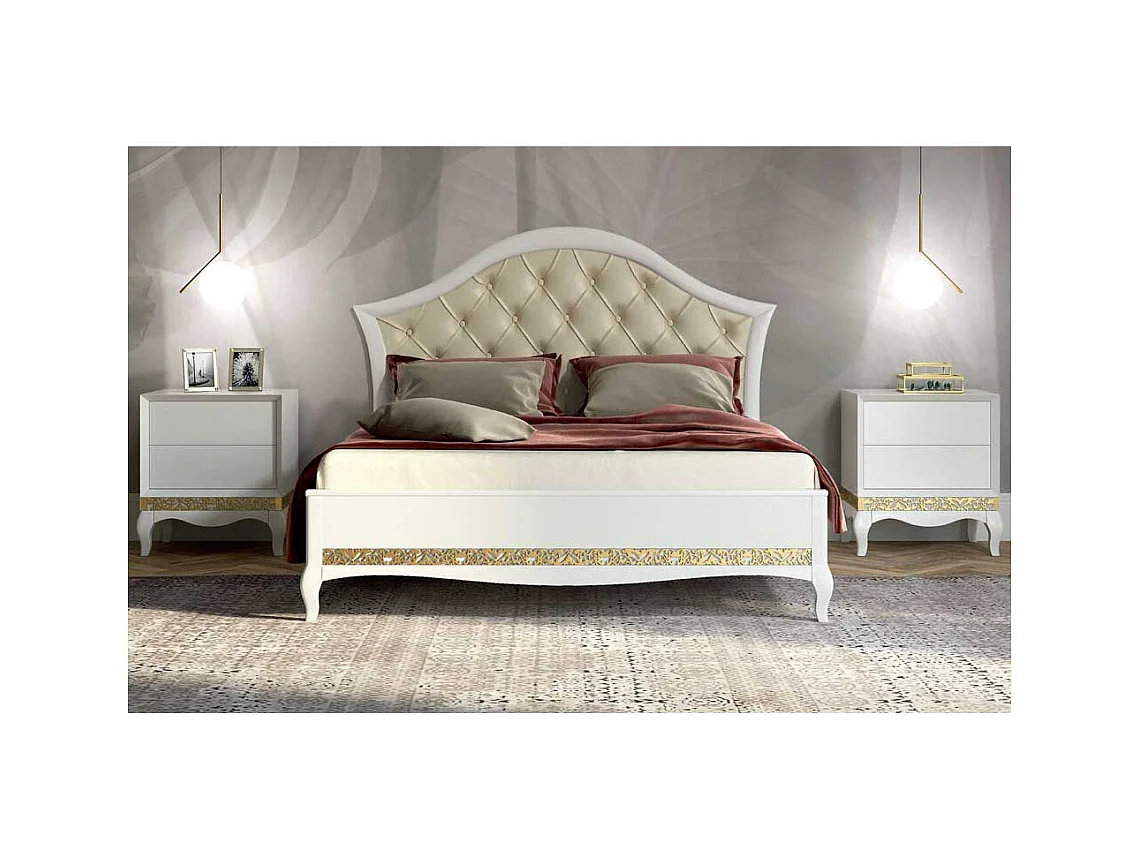 Romantisches Bett in Weiß und Goldfarben Nachttischen (dreiteilig)