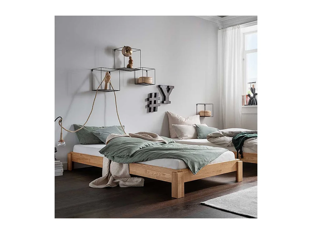 Holzbett Massivholzbettgestell aus Wildeiche Massivholz mit Vierfußgestell aus Holz