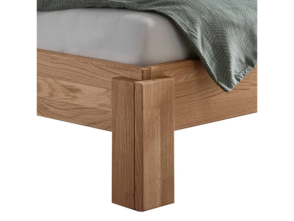 Holzbett Massivholzbettgestell aus Wildeiche Massivholz mit Vierfußgestell aus Holz