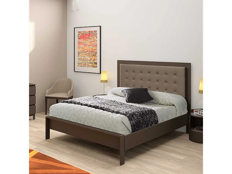 Bett aus Metall mit Polsterkopfteil