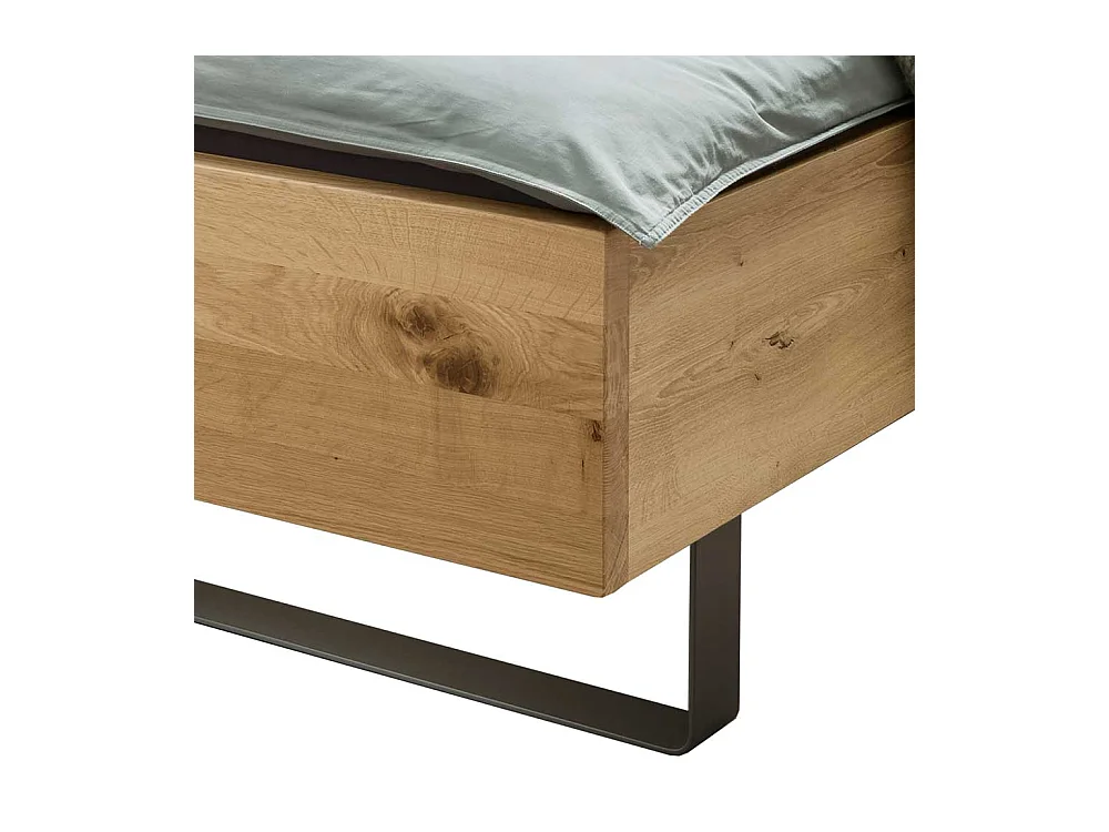 Industriestil Doppelbett in Wildeiche Bianco Wange und Bügelgestell