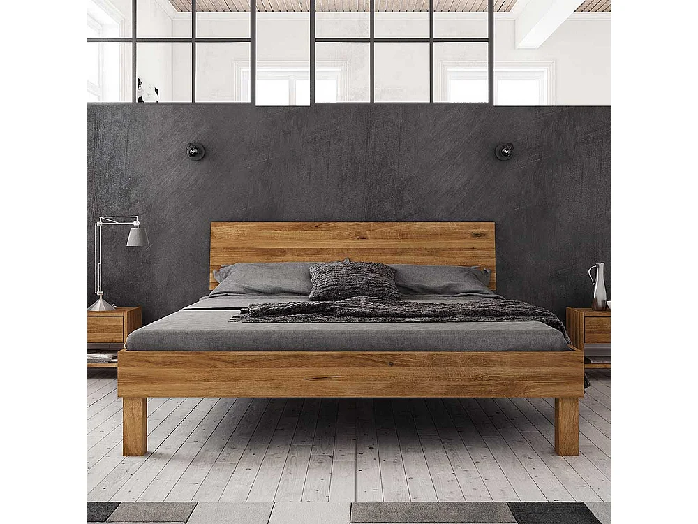 Niedriges Bett aus Wildeiche Massivholz modern