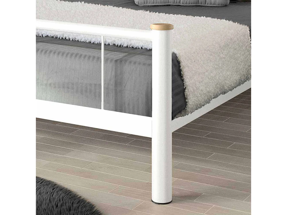 Metallbett in Weiß mit Eiche Massivholz