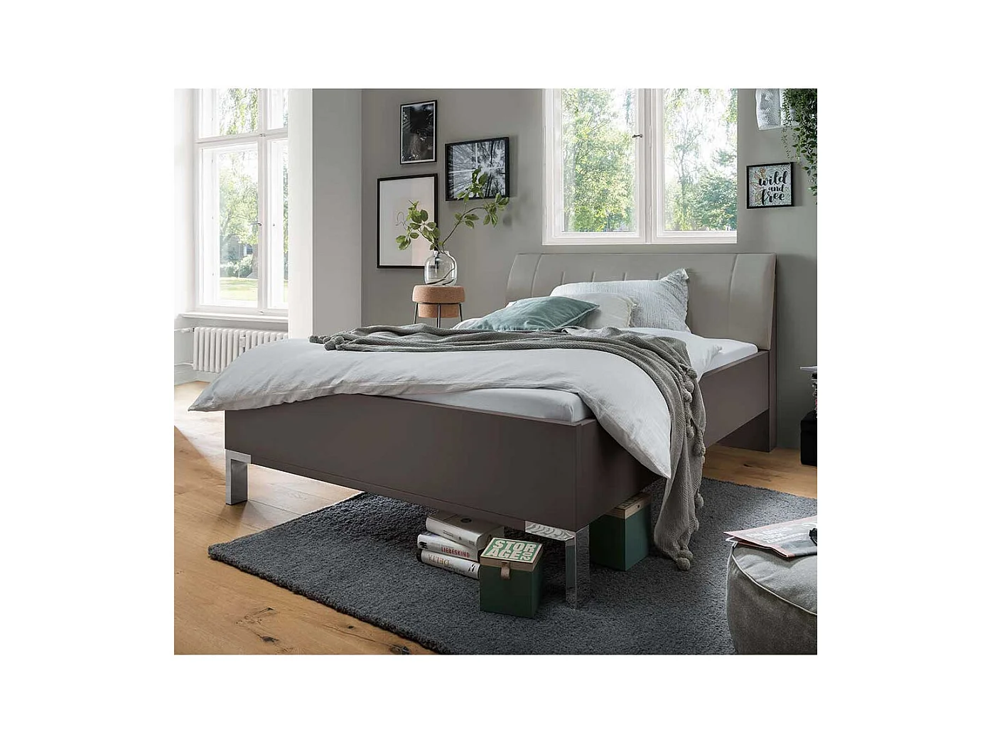 Doppelbett Bett mit Polster Kopfteil in modernem Design