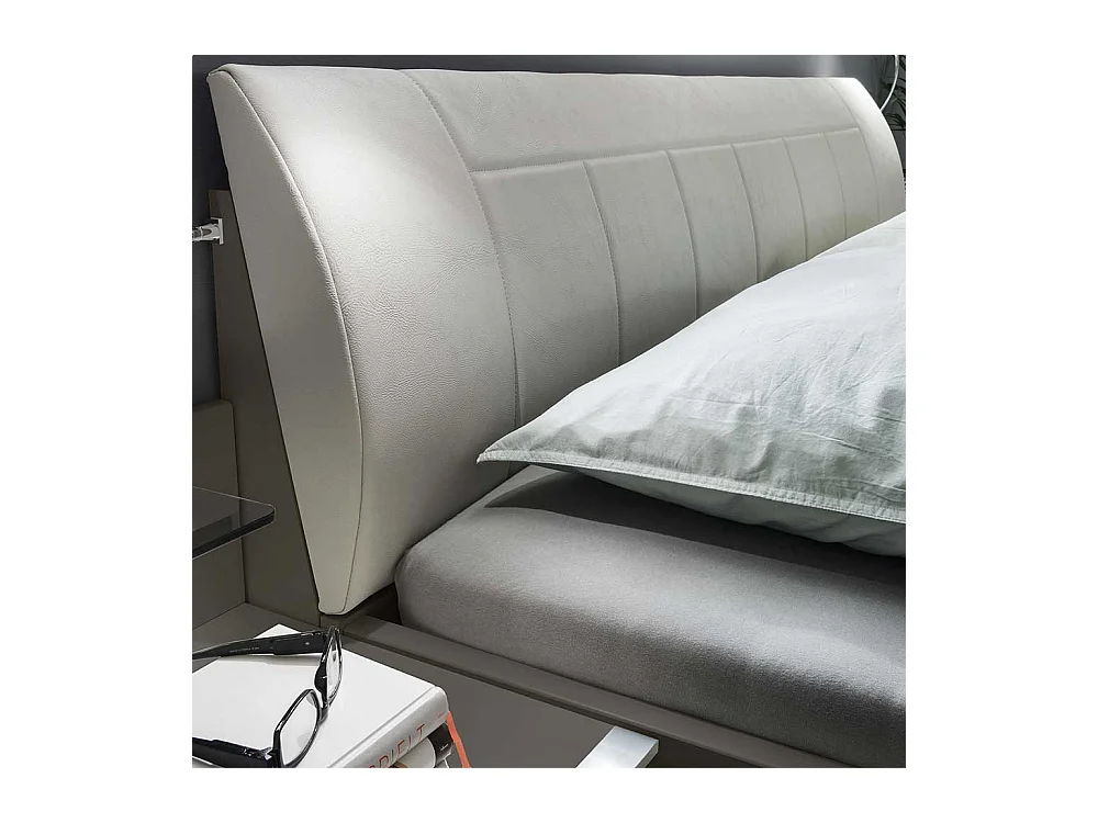 Doppelbett Bett mit Polster Kopfteil in modernem Design