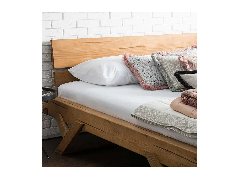 Balken Massivholzbett aus Fichte geölt Kufenfüßen