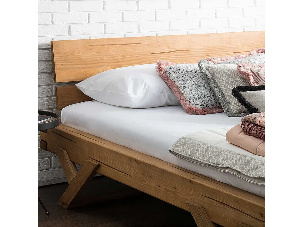 Balken Massivholzbett aus Fichte geölt Kufenfüßen